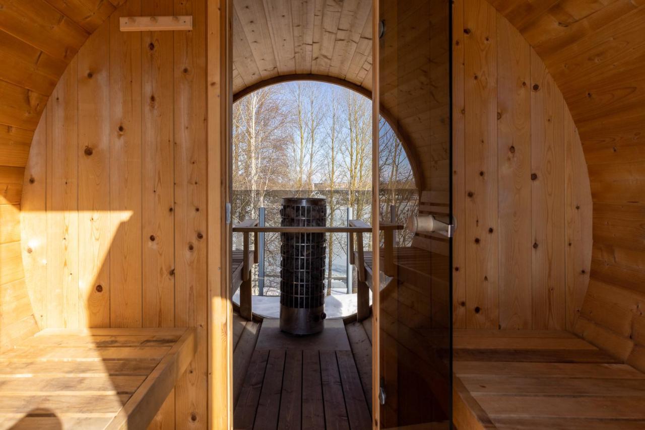Apartment Vesiroosi Penthouse By River *